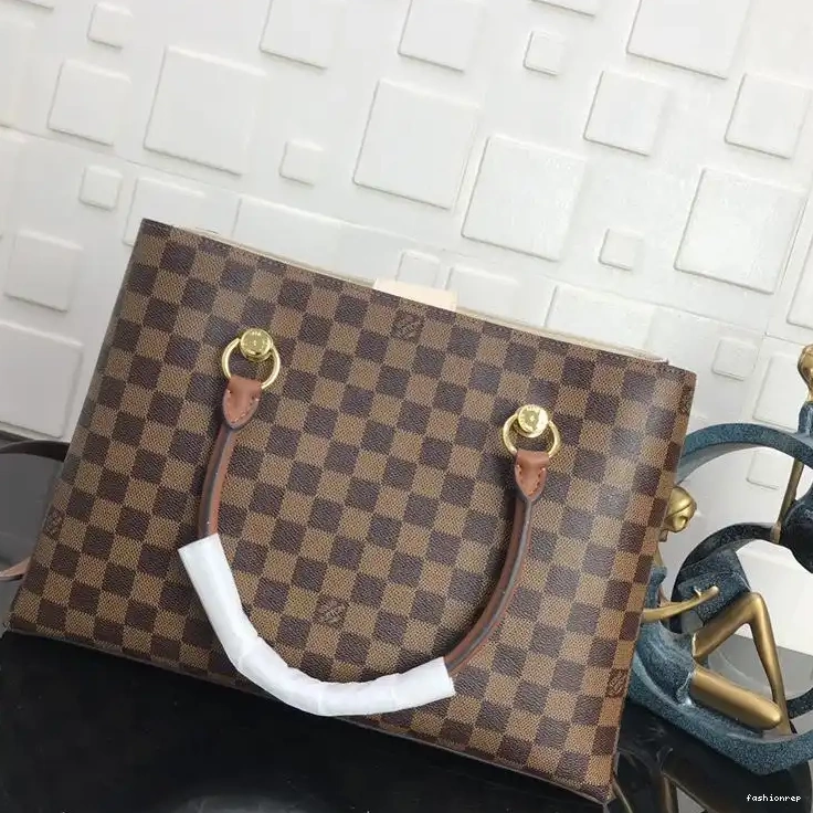 Fashionrepsfam ru 1906BL0066 LV Bags 0815